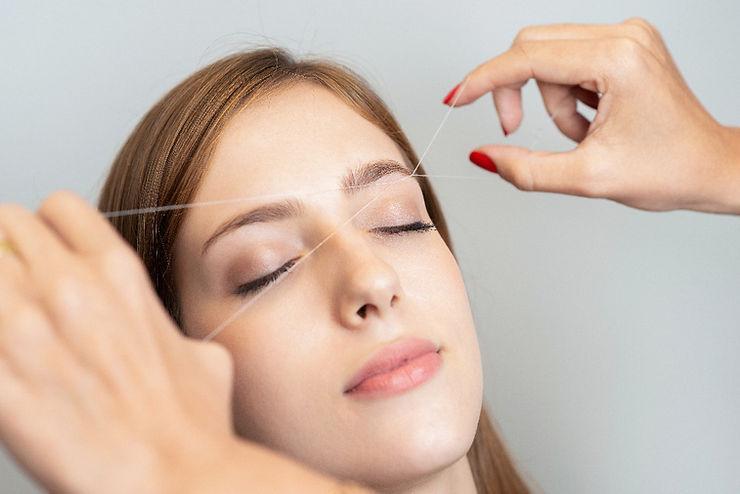 Eyebrow Threading and Waxing: Which One is Better?