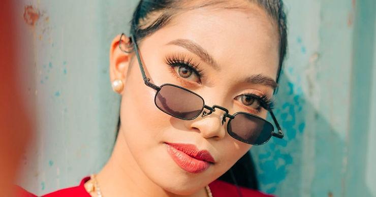 How to Apply Magnetic Eyelashes