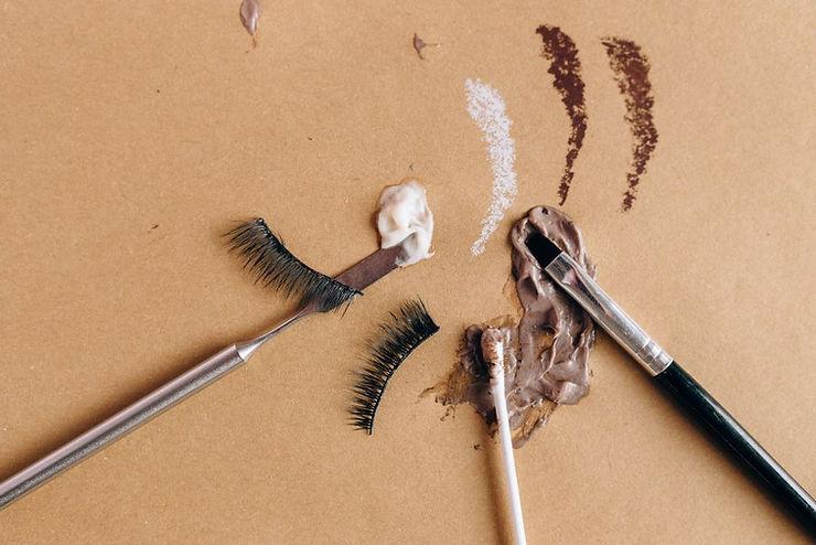 How to Apply Volume Lash Extensions When Your Client Has Sensitive Eyes