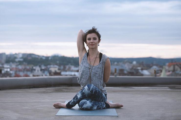 How To Avoid Back Pain as a Lash Tech