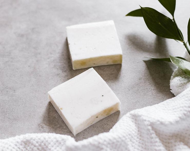 How to Remove Stubborn Waterproof Mascara Effectively