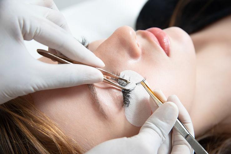 Lash Techs: Clients with Sensitive Skin Which Under Eye Pads You Need to Use