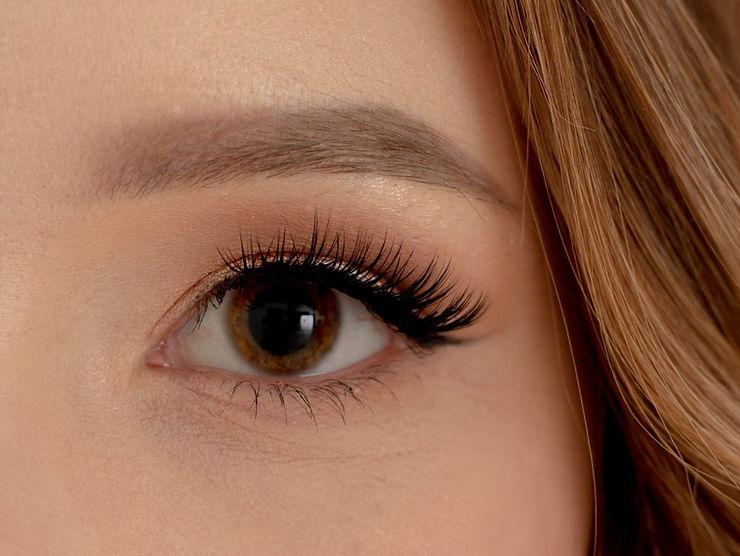 Natural-Looking Magnetic Eyelashes for Everyday Wear