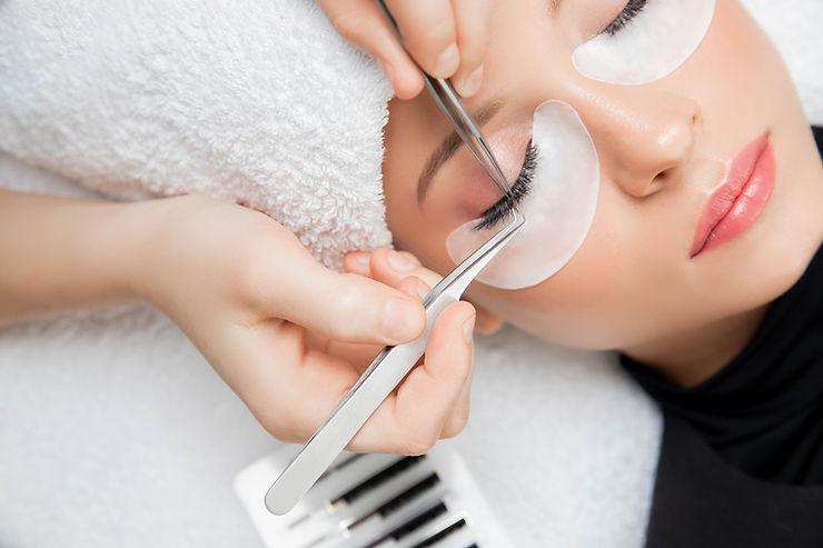 Top Tips for Lash Techs: How to Isolate Eyelashes Quicker and Easier