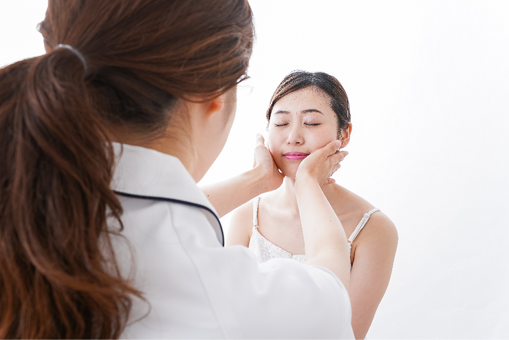 Why You Shouldn't Remove Individual Lashes Yourself